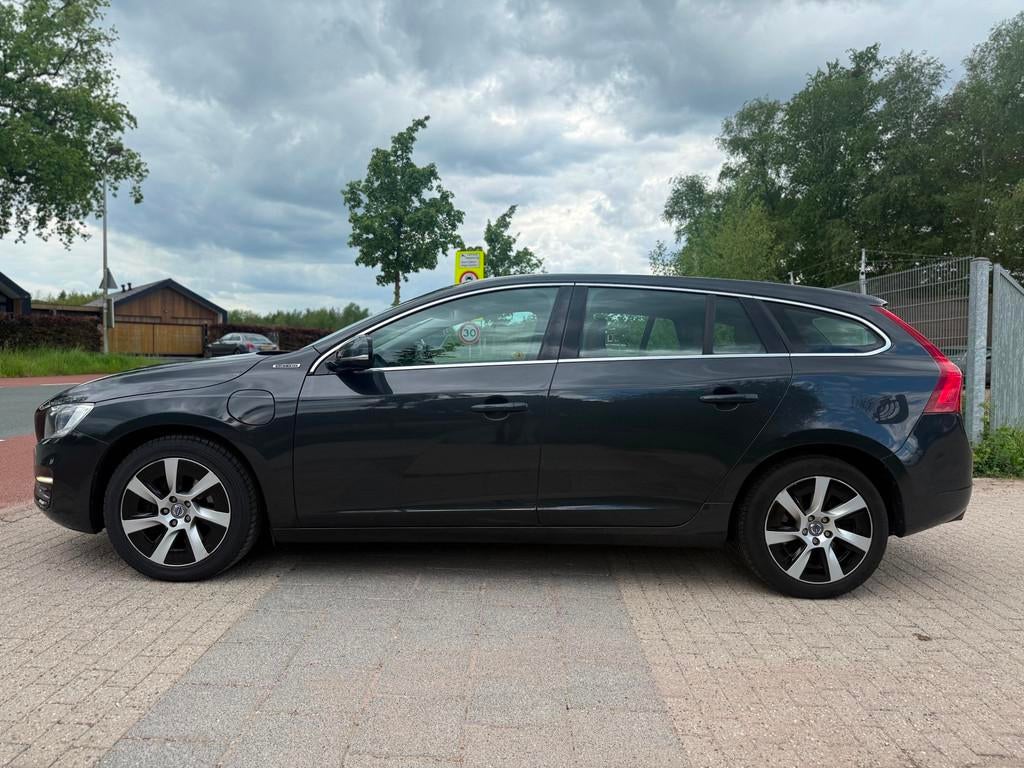 Volvo V60 2.4 D6 AWD Plug-In Hybrid Summum, Auto's, Automaat, Vierwielaandrijving, 11 kWh, Te koop