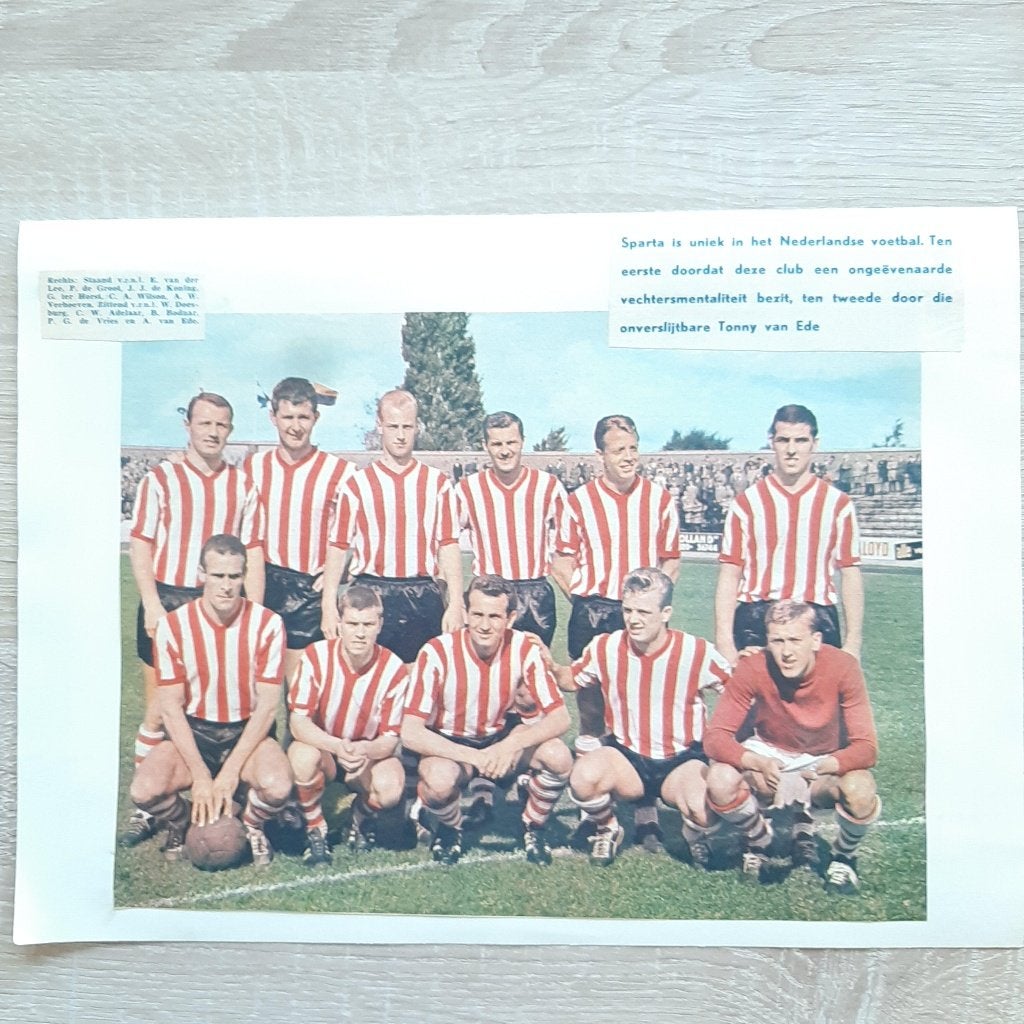 Mini poster SPARTA  1962 & actie foto Carl Alan Wilson, Verzenden, Gebruikt, Sparta, Poster, Plaatje of Sticker