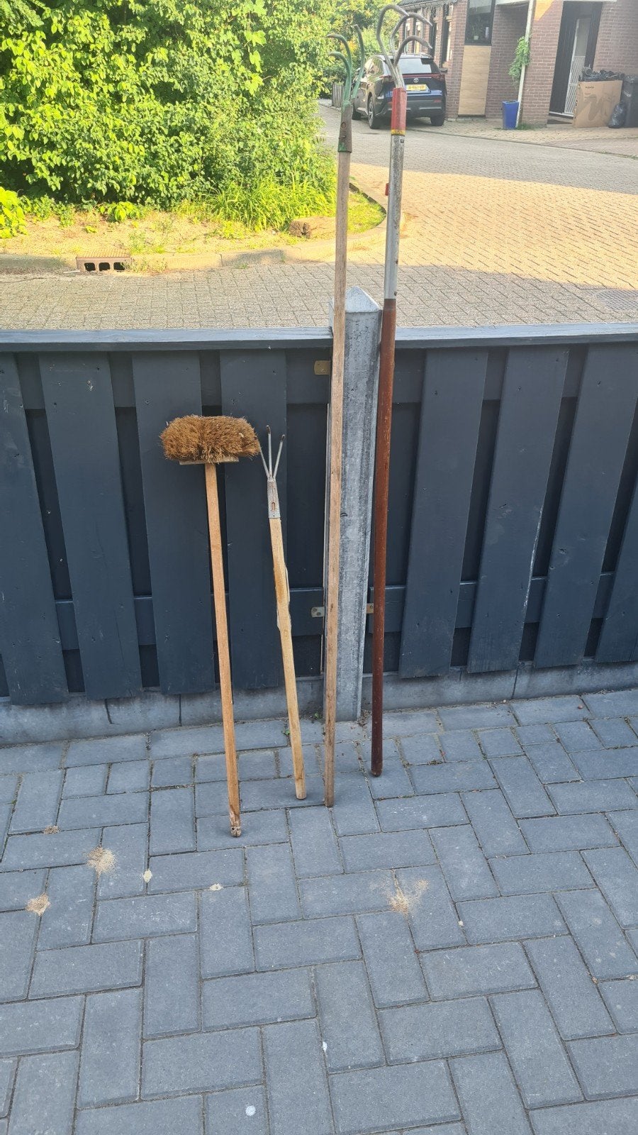 Diverse tuingereedschap gratis af te halen, Ophalen, Gebruikt, Bezem