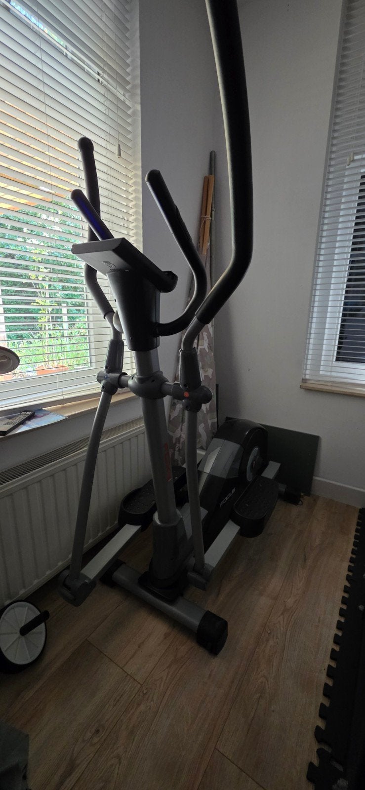 Crosstrainer Focus Fitness Fox 3 iPlus, Sport en Fitness, Ophalen, Benen, Zo goed als nieuw, Crosstrainer