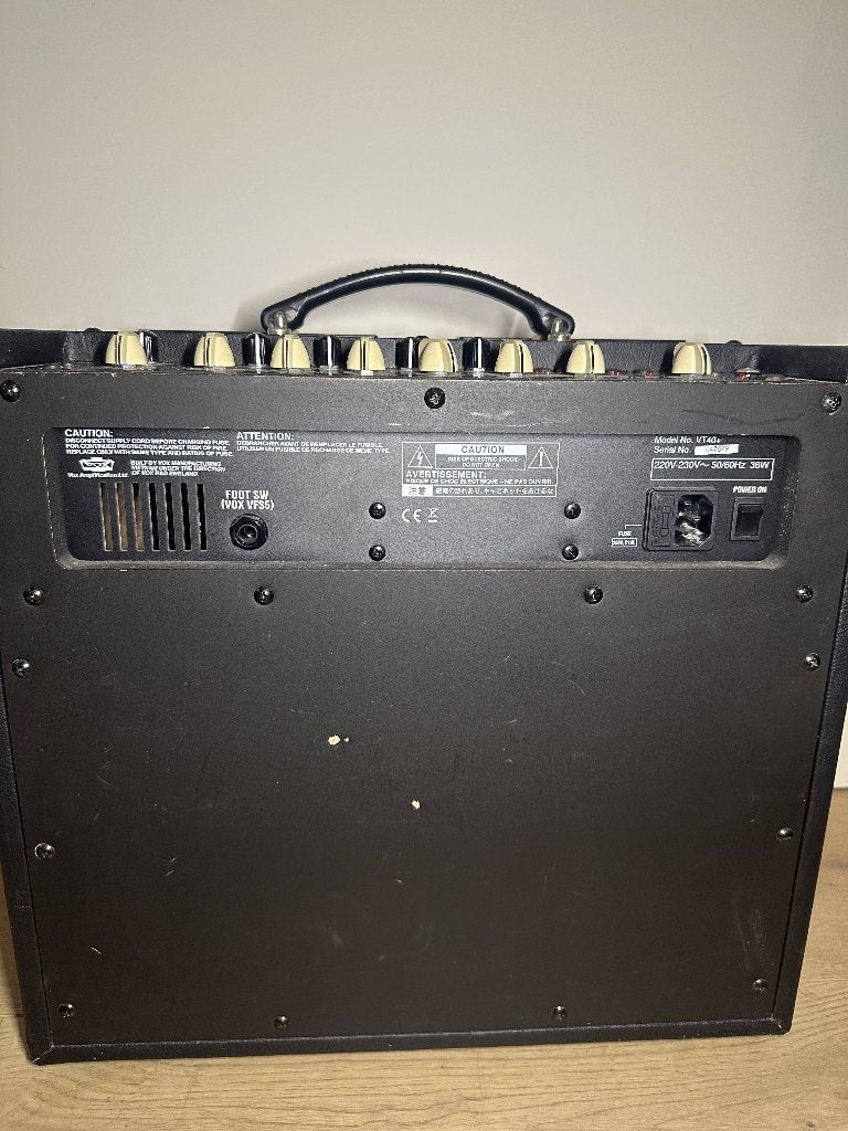 Foto 7 van VOX Valvetronix VT40+ gitaarversterker – 40W modeling amp