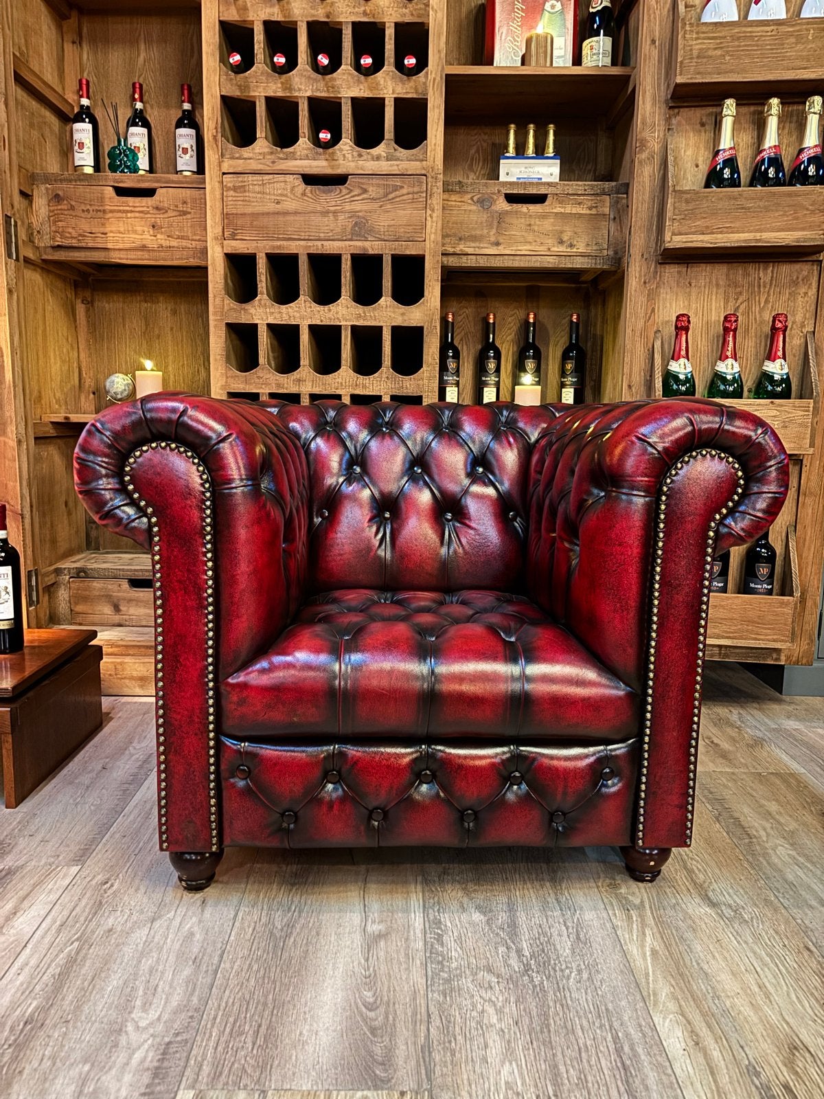 The Chesterfield brand oxblood, Huis en Inrichting, Info@chesterfieldjunkie.nl, Gosem engelsstraat, Ophalen of Verzenden, Zo goed als nieuw