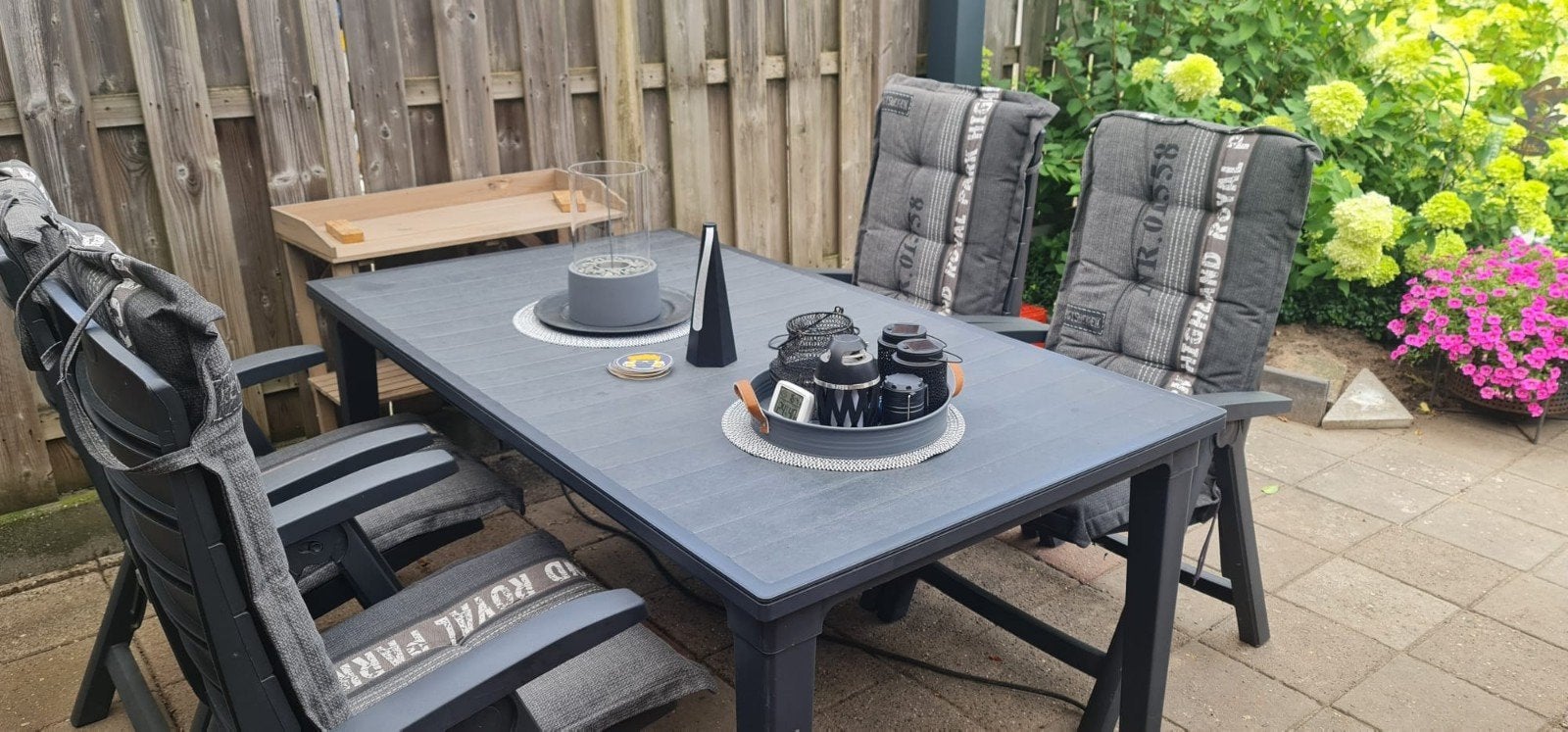 Hartman tuinstoelen met kussens en een tafel, Tuin en Terras, Tuinsets en Loungesets, Ophalen, 4 zitplaatsen, Kunststof, Gebruikt