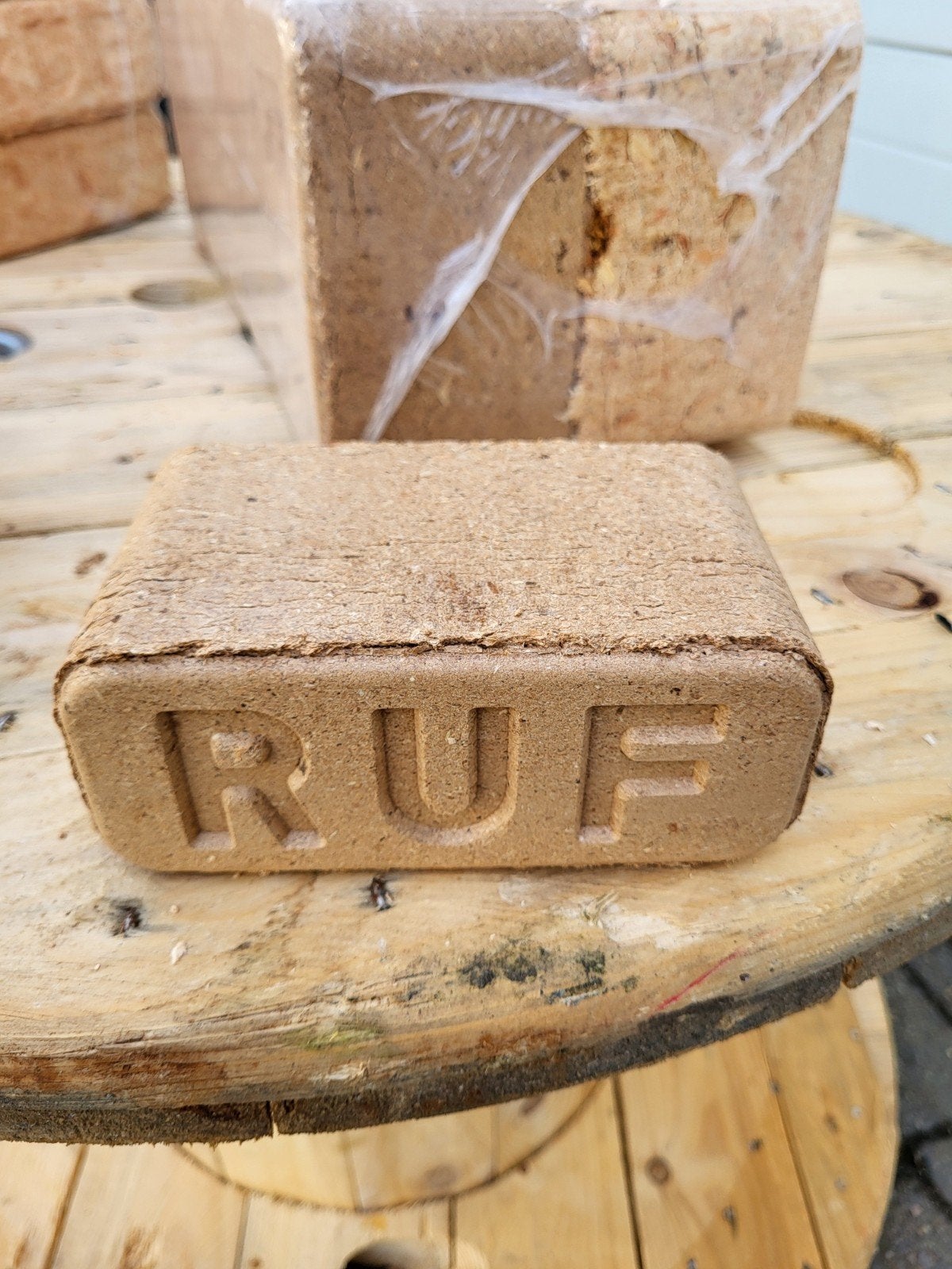 RUF houtbriketten 24 pakken x 10 kg afgehaald €122,00, Ophalen, Nieuw, Hout, Overige soorten