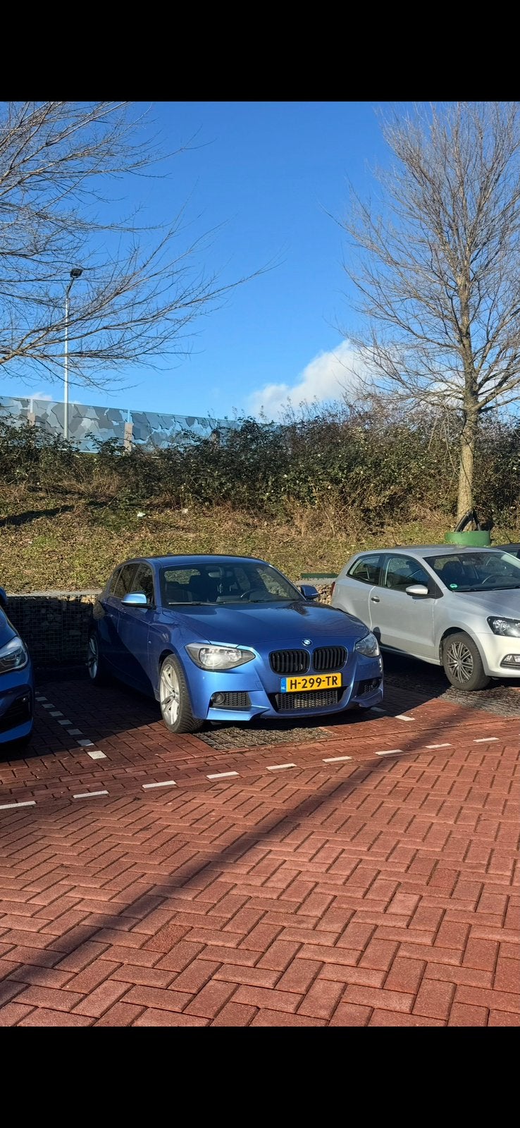 BMW 116i M-sport estoril blauw {DEFECT}, 4 cilinders, Blauw, Alcantara, 1200 kg