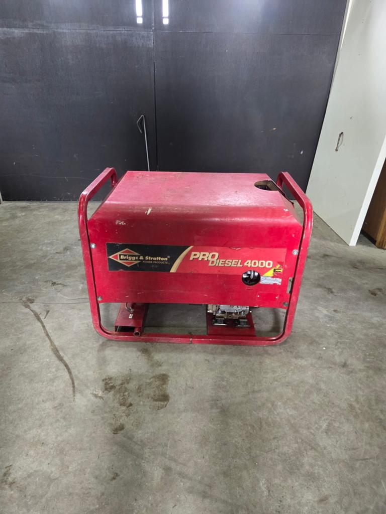Briggs & Stratton Aggregaat 4kw met Lombardini Dieselmotor, Ophalen, Gebruikt, Elektrisch startend, Dieselolie