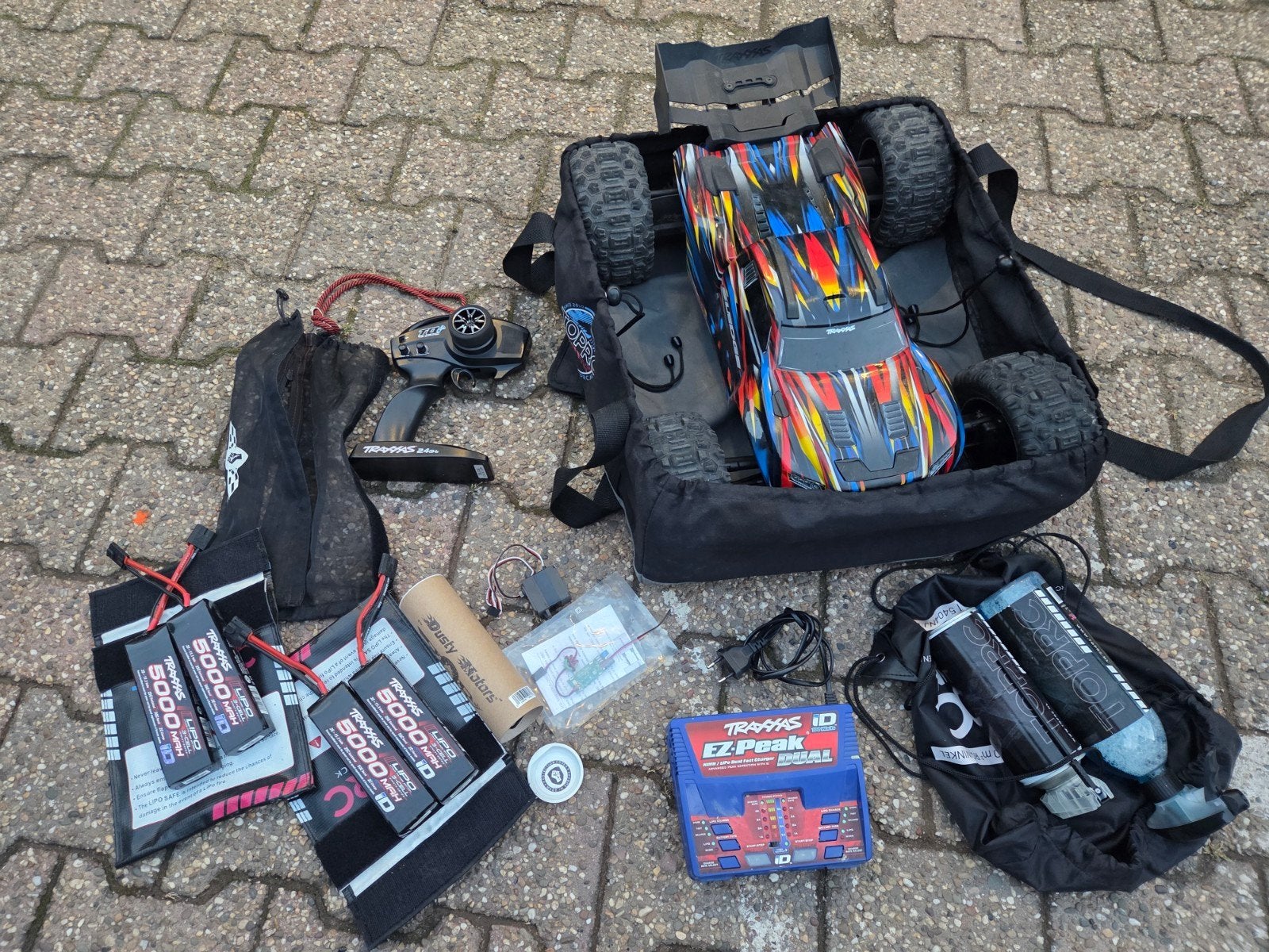 Traxxas Sledge Belted met veel extra's rtr, 1:50 of kleiner, Auto, Zo goed als nieuw, Ophalen