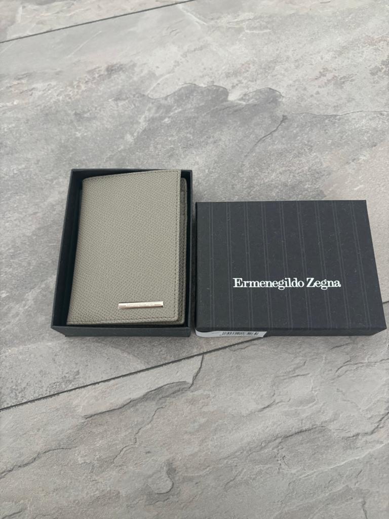 Nieuwe Ermenegildo Zegna Pasjeshouder - Grijs Leer, Overige merken, Nieuw, Ophalen of Verzenden, Grijs