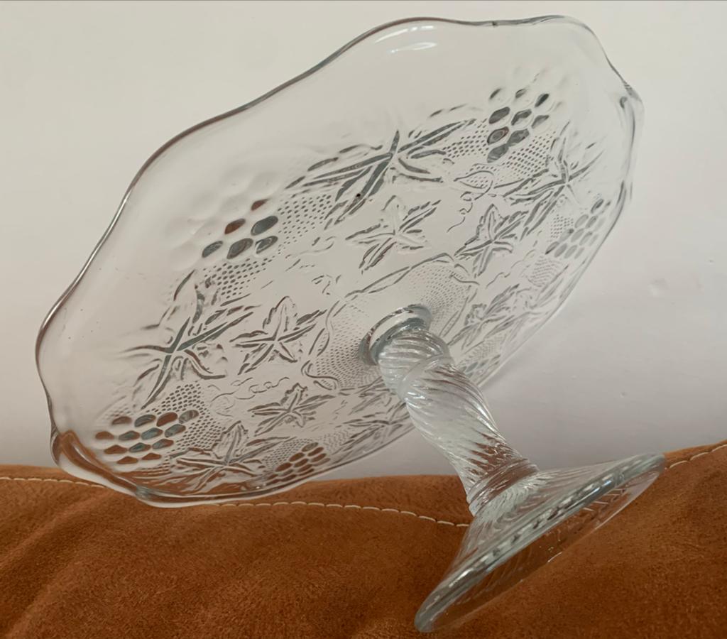 Antiek Kristallen Glazen taartplateau met druivenmotief, Antiek en Kunst, Antiek | Glas en Kristal, Ophalen of Verzenden