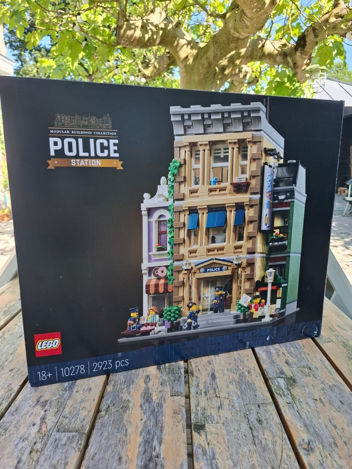 LEGO 10278 Politiebureau - Compleet met doos en boekjes, Kinderen en Baby's, Speelgoed | Duplo en Lego, Ophalen, Lego, Compleet