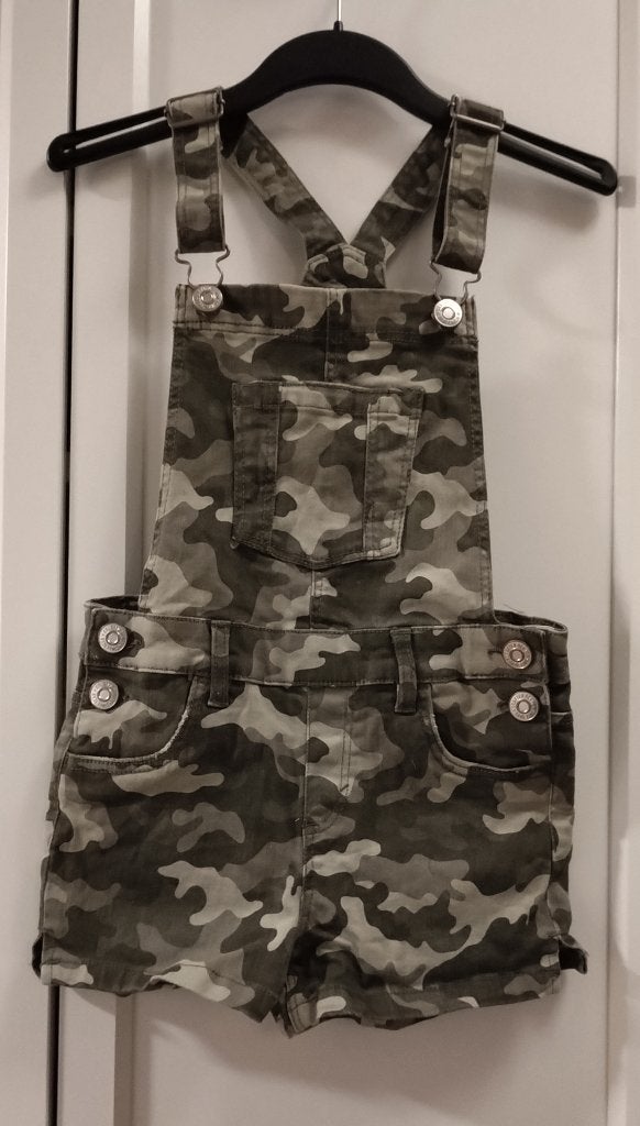 C&A camouflage tuinbroek, maat 140, Broek, C&A, Meisje, Ophalen of Verzenden