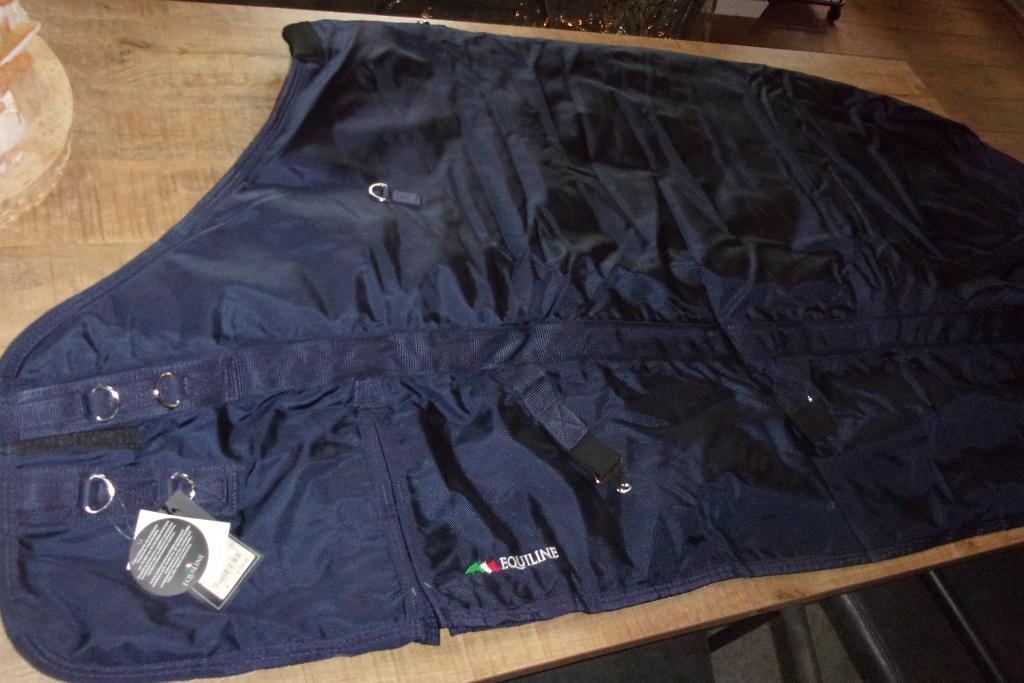 Equiline outdoordeken S blauw regendeken 5,9 ft 400 grams, Dieren en Toebehoren, Paarden en Pony's | Dekens en Dekjes, Overige merken