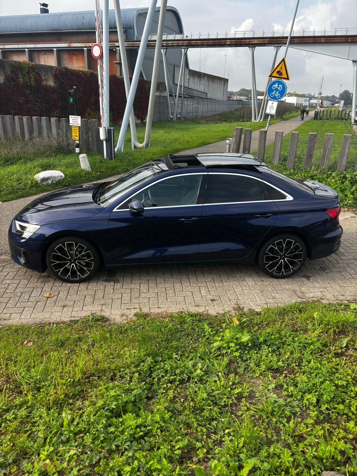 Audi A3 Limousine 35 TFSI Business Edition S tronic | PANO, Auto's, 1498 cc, 4 cilinders, Blauw, 690 kg