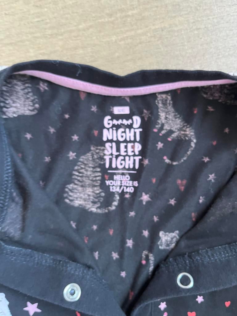 Pyjama onesie met kattenprint - Maat 134-140, Ophalen of Verzenden, Zo goed als nieuw, Jongen of Meisje, Nacht- of Onderkleding