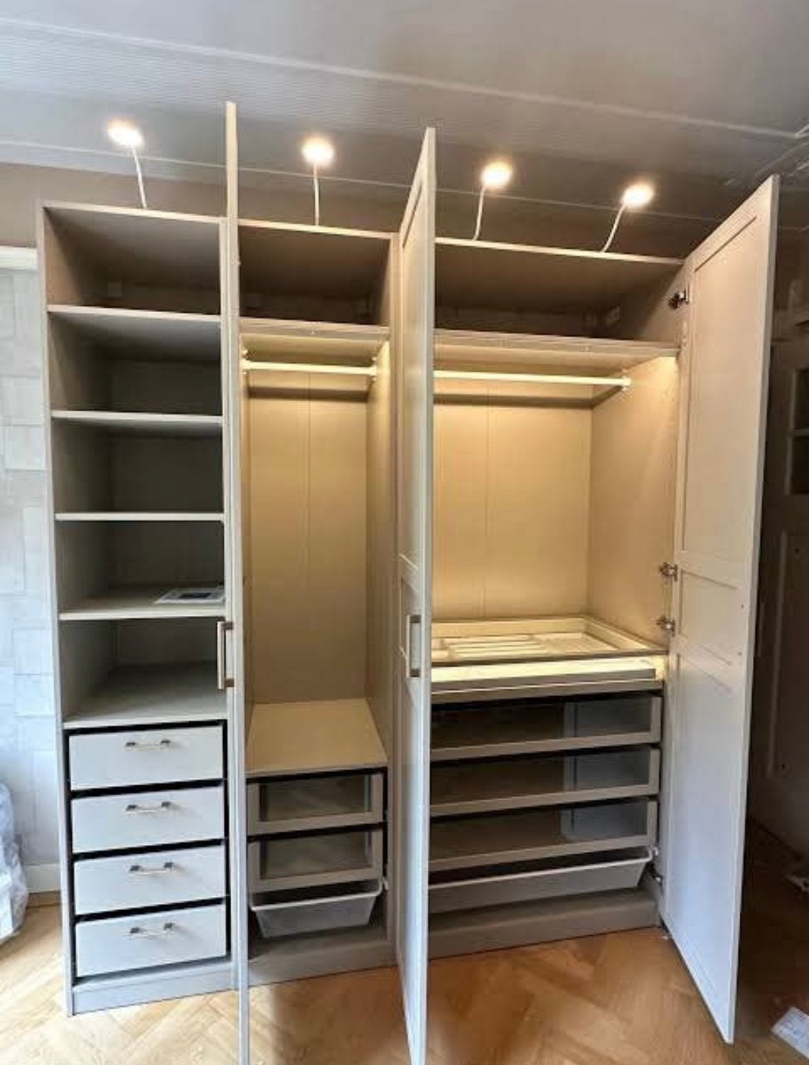 Ikea pax kast montage en diverse klussen, Huis en Inrichting, Ophalen, Zo goed als nieuw