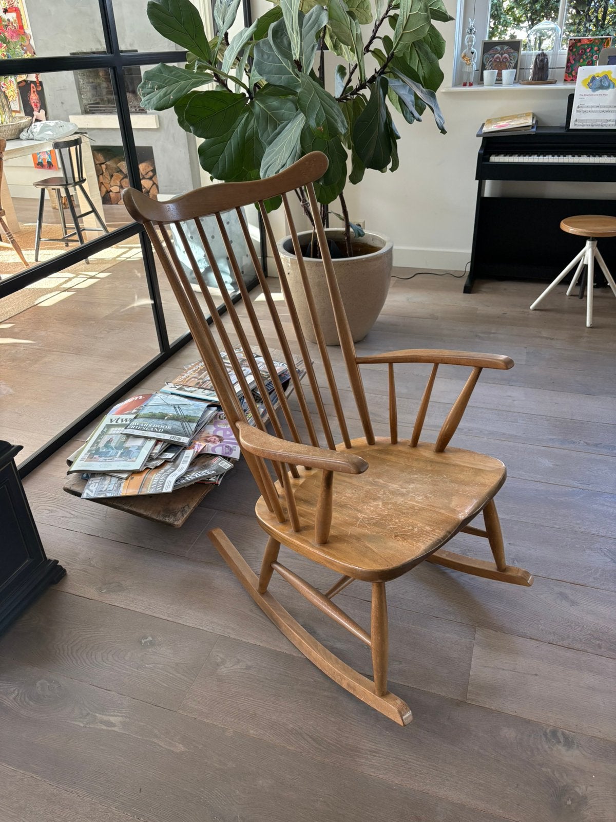 Mooie vintage schommelstoel, Huis en Inrichting, Ophalen, Gebruikt, Wit, Eén