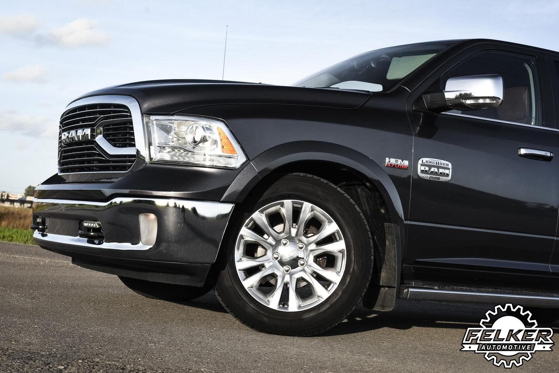 Dodge RAM 1500 5.7 V8 Laramie LPG | Luchtvering | Leder, Auto's, Automaat, 5654 cc, Leder, Bedrijf