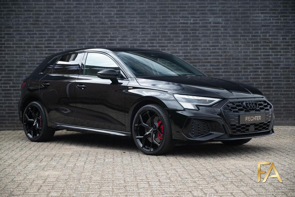 Audi A3 Sportback 45 TFSI e S edition Competition Ruitleder|, Auto's, Gebruikt, 4 cilinders, Zwart, Hybride Elektrisch/Benzine