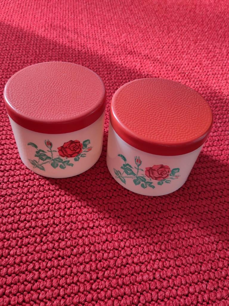 Twee ronde bakjes met rozenprint retro, Ophalen of Verzenden