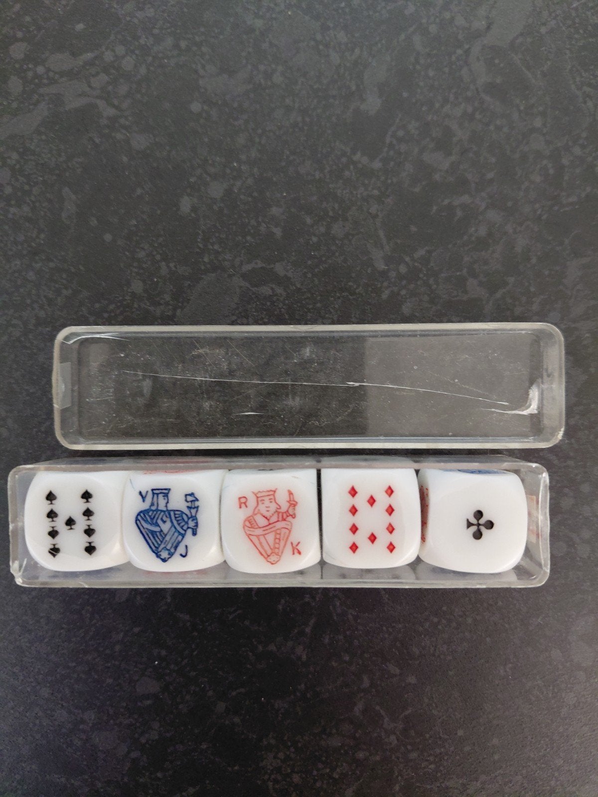pokerset dobbelstenen, Ophalen of Verzenden, Zo goed als nieuw