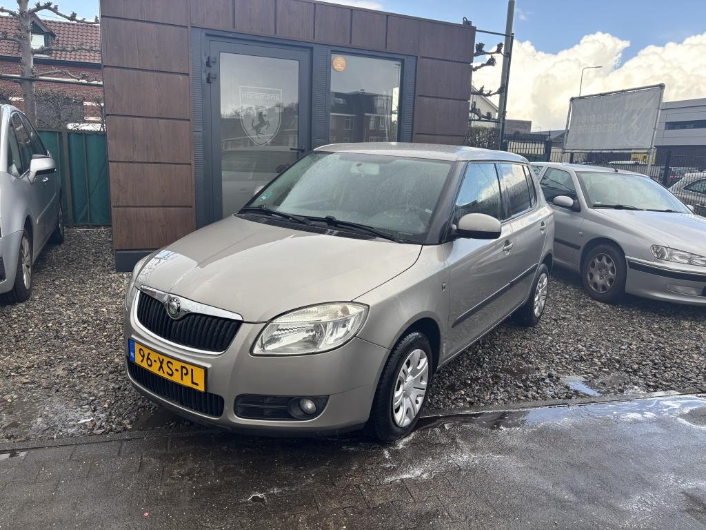 Skoda Fabia gereserveerd (bj 2007), Auto's, Skoda, 4 cilinders, Beige, Origineel Nederlands, Bedrijf