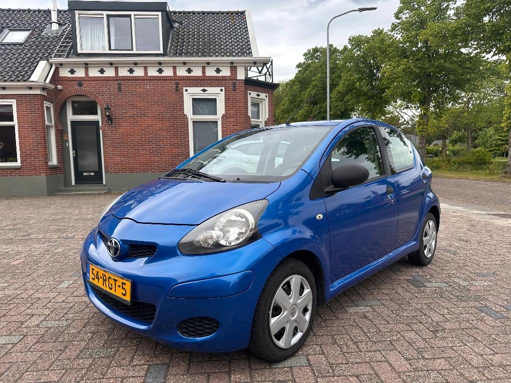 NETTE Toyota Aygo 1.0 5DRS 2011 Blauw AIRCO! 1STE EIGENAAR!!, Auto's, Voorwielaandrijving, Euro 5, Stof, Zwart