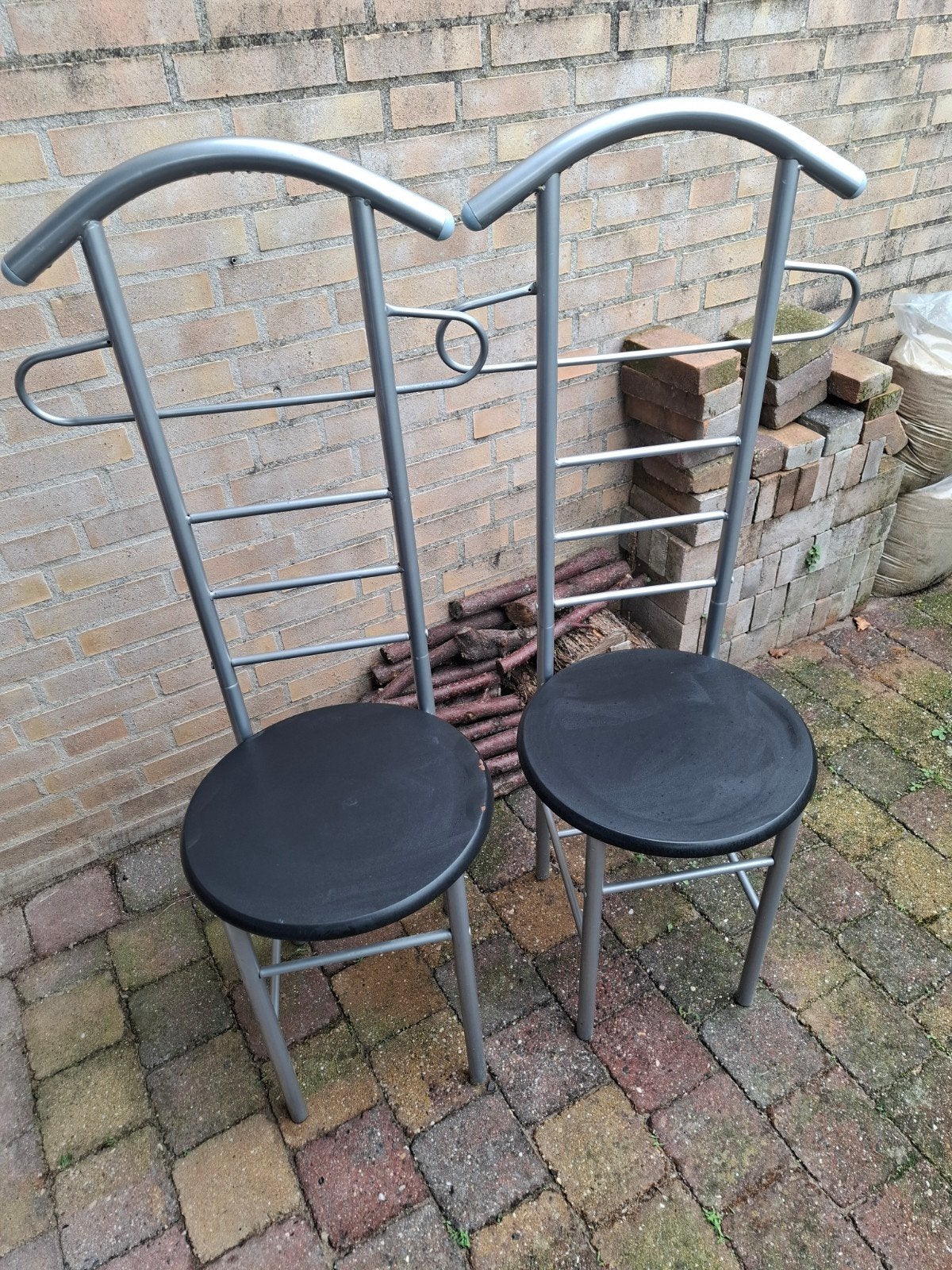 2 hoge stoeltjes/dressboy, Huis en Inrichting, Ophalen, Twee