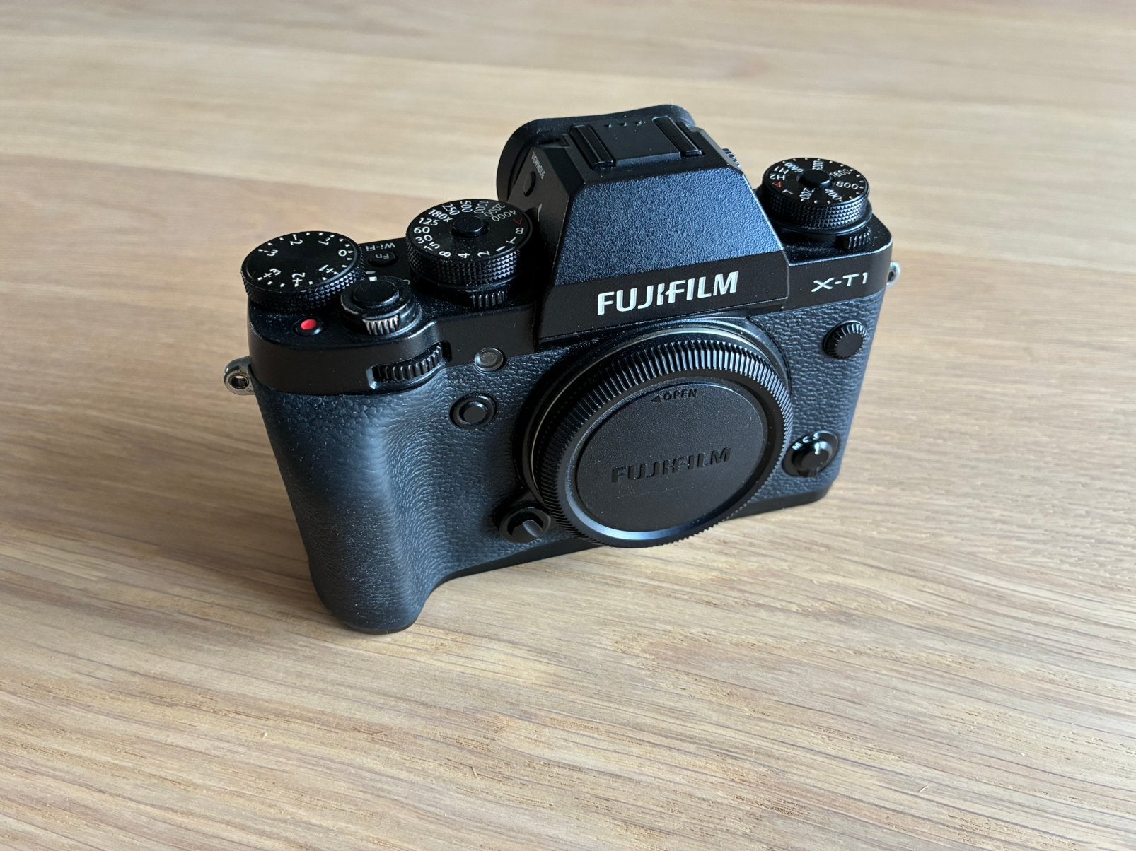 Fujifilm X-T1 body zwart met toebehoren, Kantelbaar/draaibaar scherm, Draagriem, Ophalen of Verzenden, Zo goed als nieuw