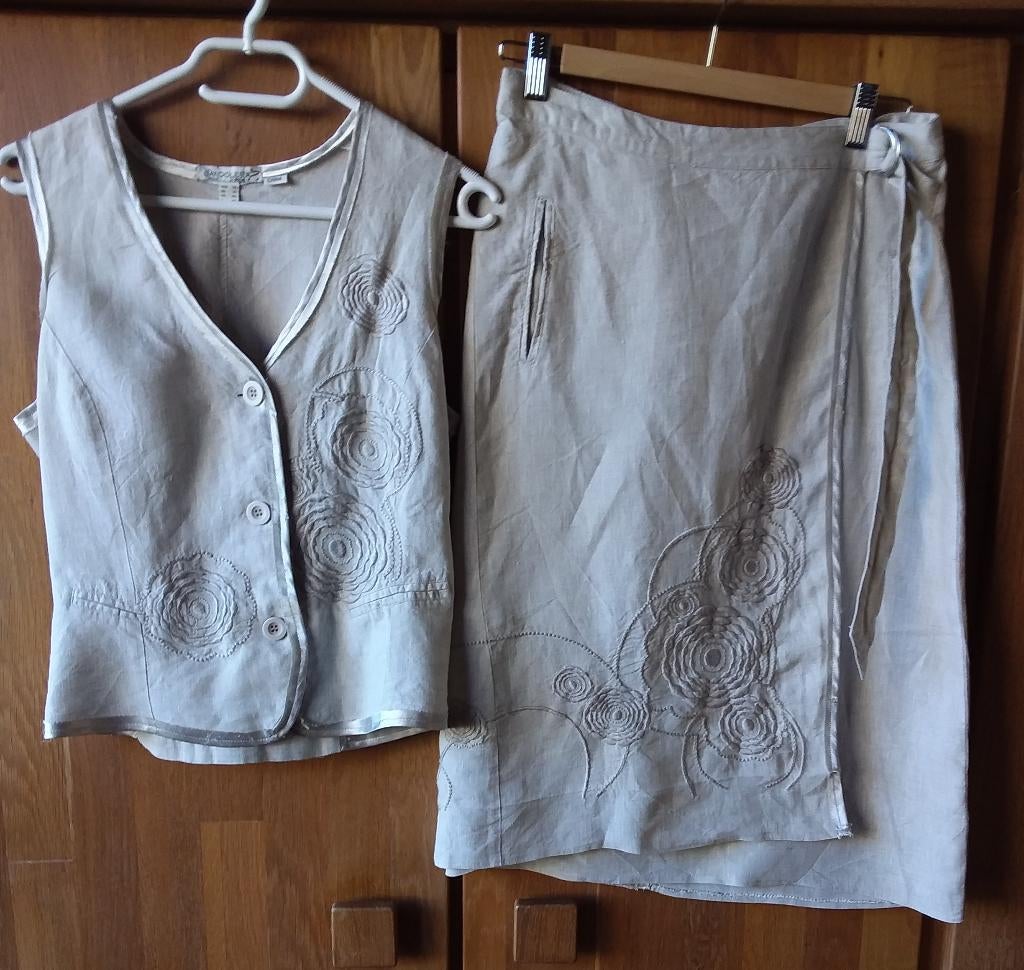 gilet met rok, Kleding | Dames, Maat 38/40 (M), Verzenden, Beige, Zo goed als nieuw