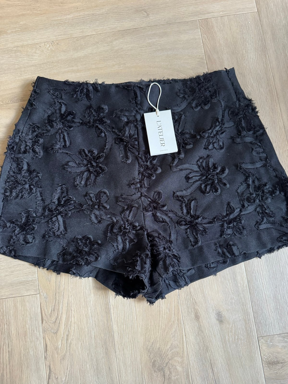 Nieuwe Costes broekje met bloemenprint - Maat S, Kort, Zwart, Nieuw, Ophalen of Verzenden