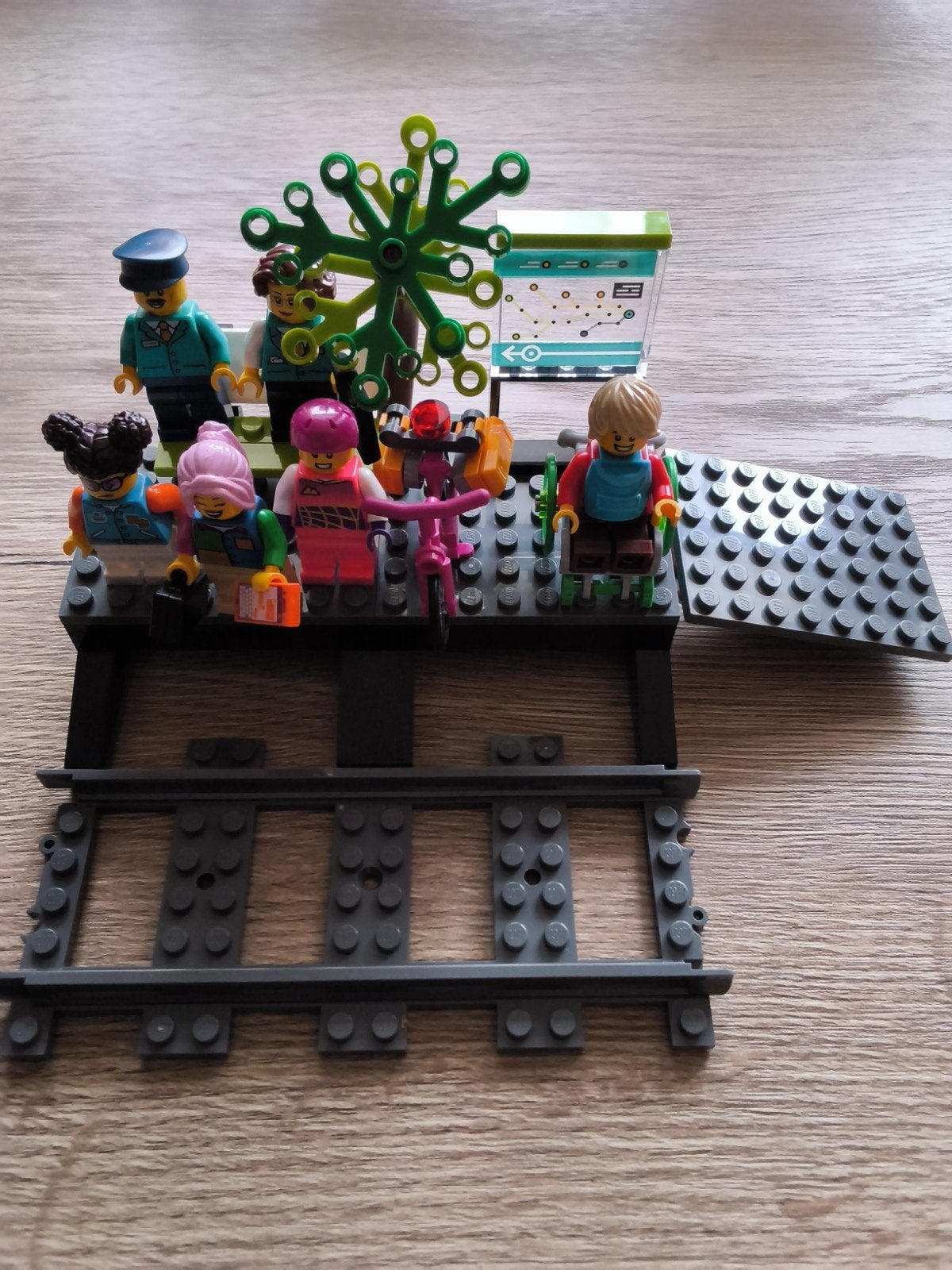 LEGO TREIN 60337 PERRON MET FIGUREN NIEUW, City, Lego, Nieuw, Ophalen of Verzenden