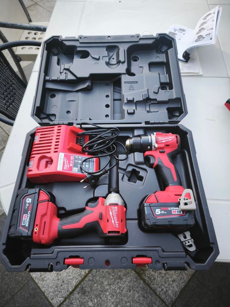 Milwaukee M18 Boor- en Schroefmachine Set met Accu's, Doe-het-zelf en Verbouw, Gereedschap | Boormachines, Variabele snelheid