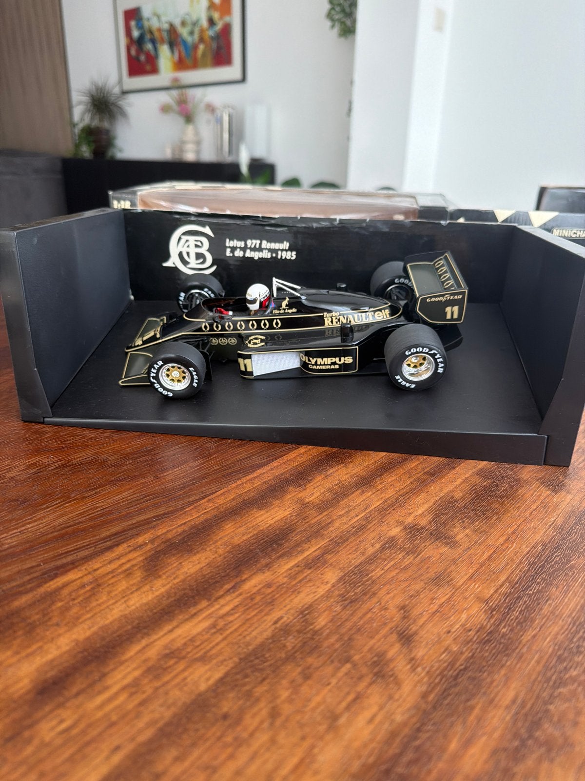 Minichamps Lotus Renault 97T E. de Angelis 1985 1:18, Ophalen of Verzenden, Zo goed als nieuw, Auto, MiniChamps