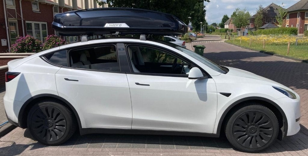 Tesla Y dakdragers + XXXL Dakkoffer 640 liter Glossy Zwart, Auto diversen, Ophalen, Zo goed als nieuw