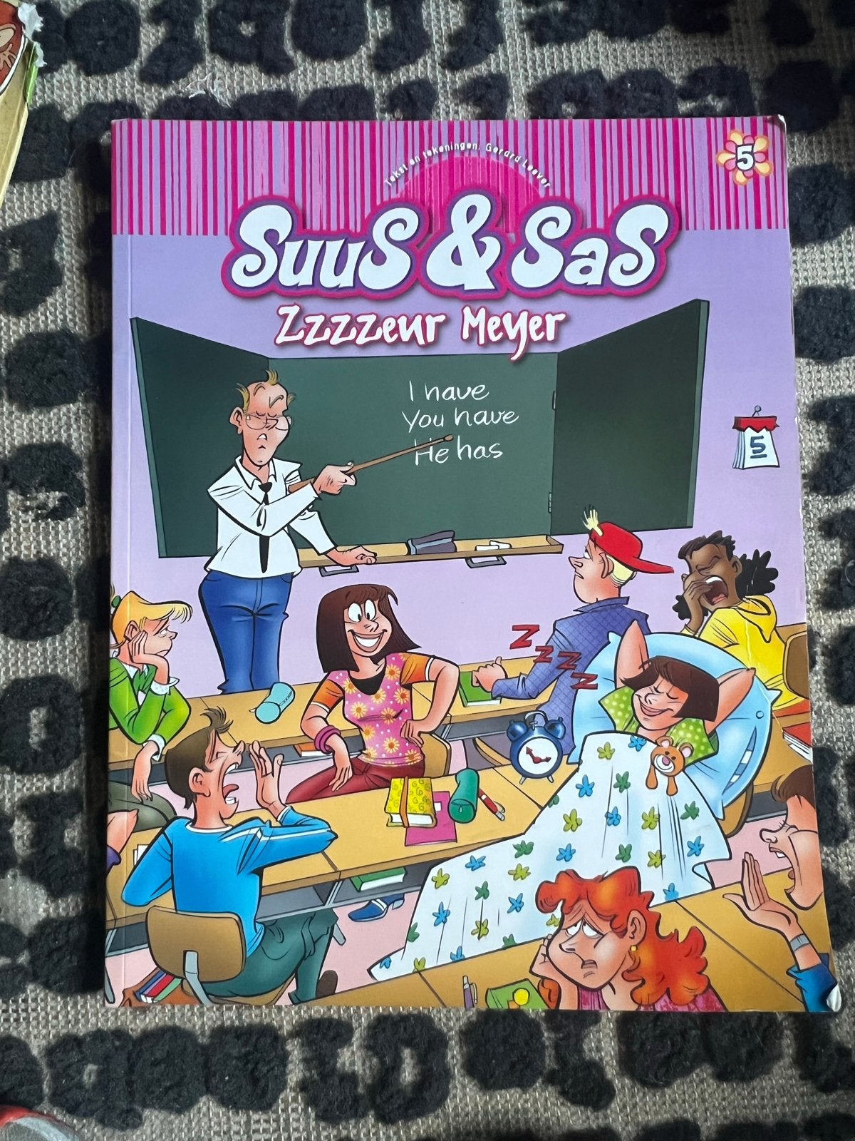 Suus & Sas - Zzzzeur Meyer - Stripboek, Eén stripboek, Ophalen of Verzenden, Zo goed als nieuw