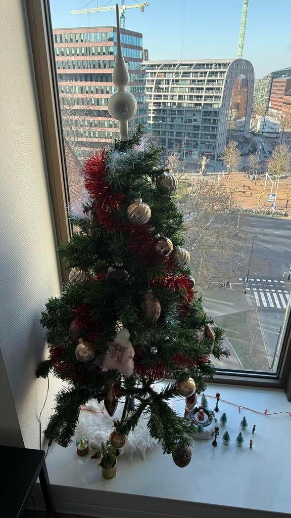 Complete kerstdecoratie set – boom + mini kerstdorp, Diversen, Kerst, Zo goed als nieuw, Ophalen of Verzenden