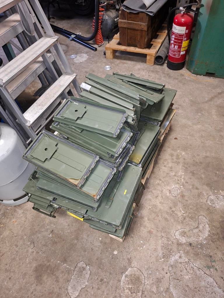 deksel munitiekist  .50  leger nekaf willys, Ophalen of Verzenden, Minder dan 80 cm, Minder dan 80 cm