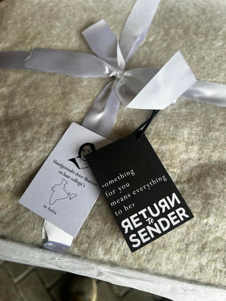 Warme en zachte plaid - zandkleurig - “return to sender”, Ophalen of Verzenden, Nieuw