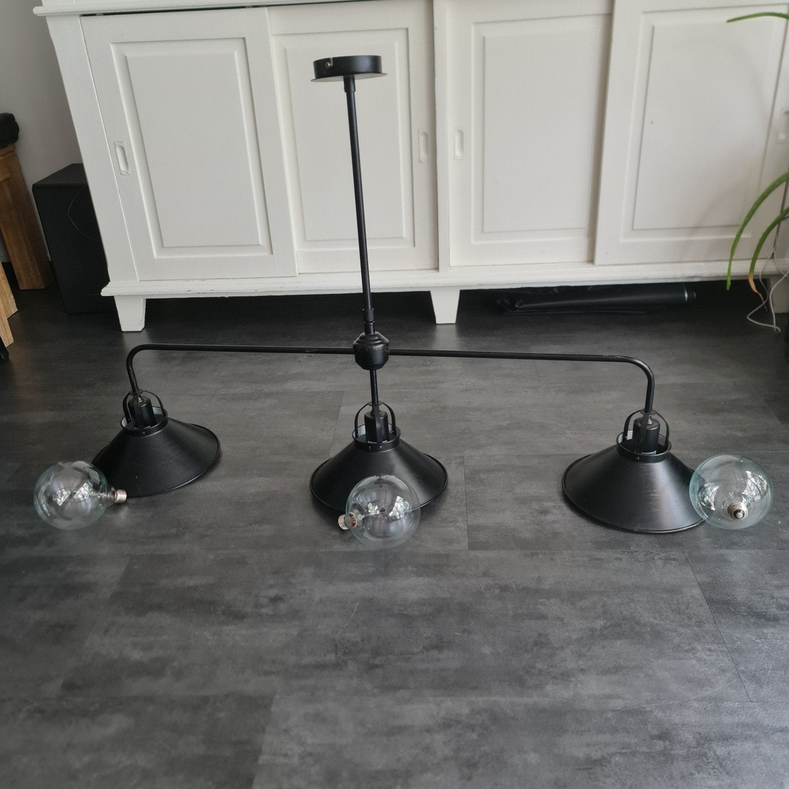 Zwarte industriële hanglamp met 3 kappen + bijbehorende lamp, Ophalen, Gebruikt, Industrieel, Metaal