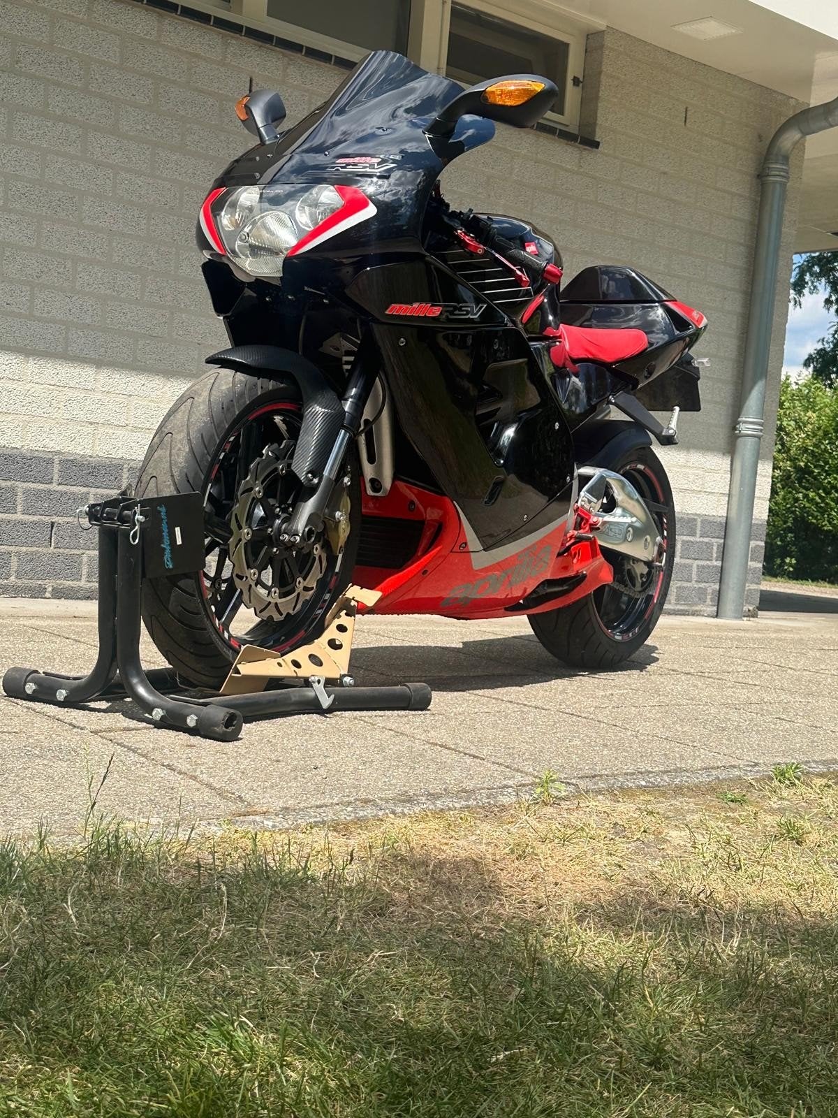 Aprilia RSV Mille Sportieve V-twin, Particulier, Super Sport