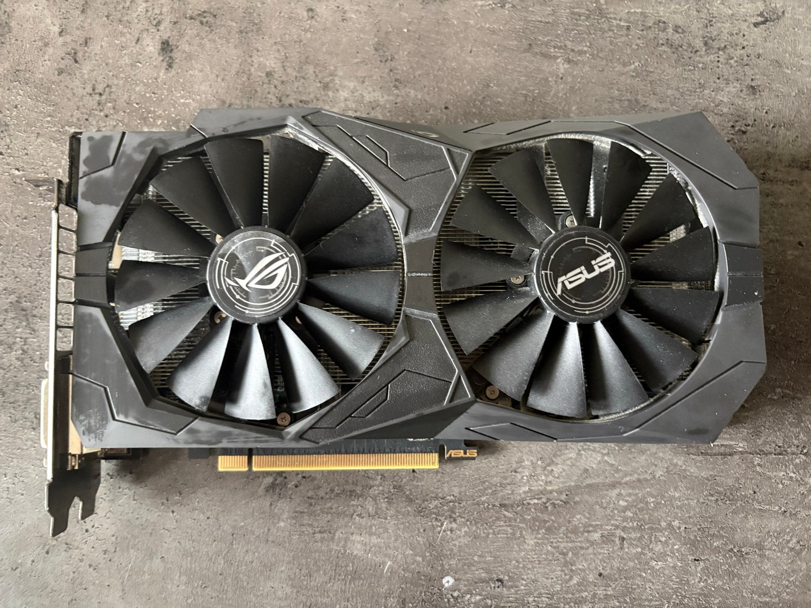 ASUS ROG Strix RX 570 4G Gaming Videokaart, Computers en Software, PCI-Express 3, AMD, DisplayPort, Nieuw
