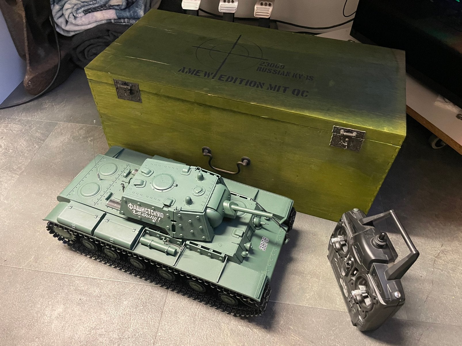 Amewi KV-1 1/16 metalen tracks + kist, Ophalen of Verzenden, Zo goed als nieuw