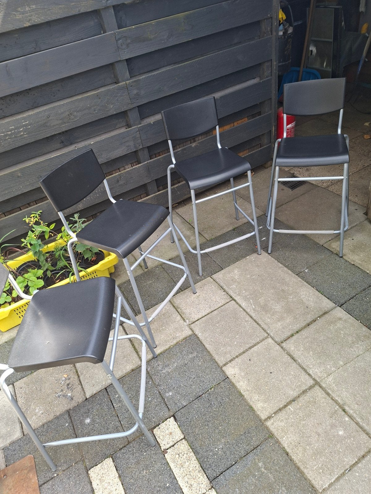 ikea barstoelen, Ophalen, Zo goed als nieuw, Metaal, Stapelbaar