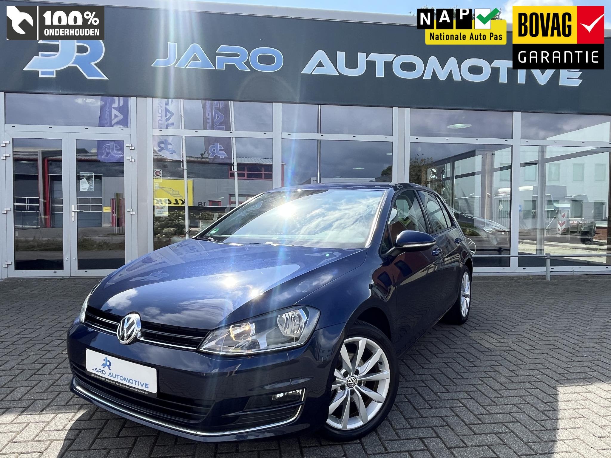 Volkswagen Golf 1.2 TSI Business Edition Connected | PDC V+A, 12 maanden, Gebruikt, 4 cilinders, Blauw