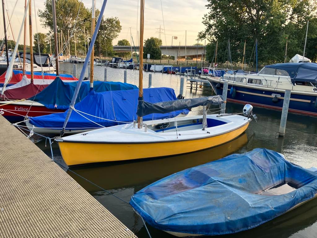 Polyvalk open zeilboot met trailer, Ophalen, Zo goed als nieuw