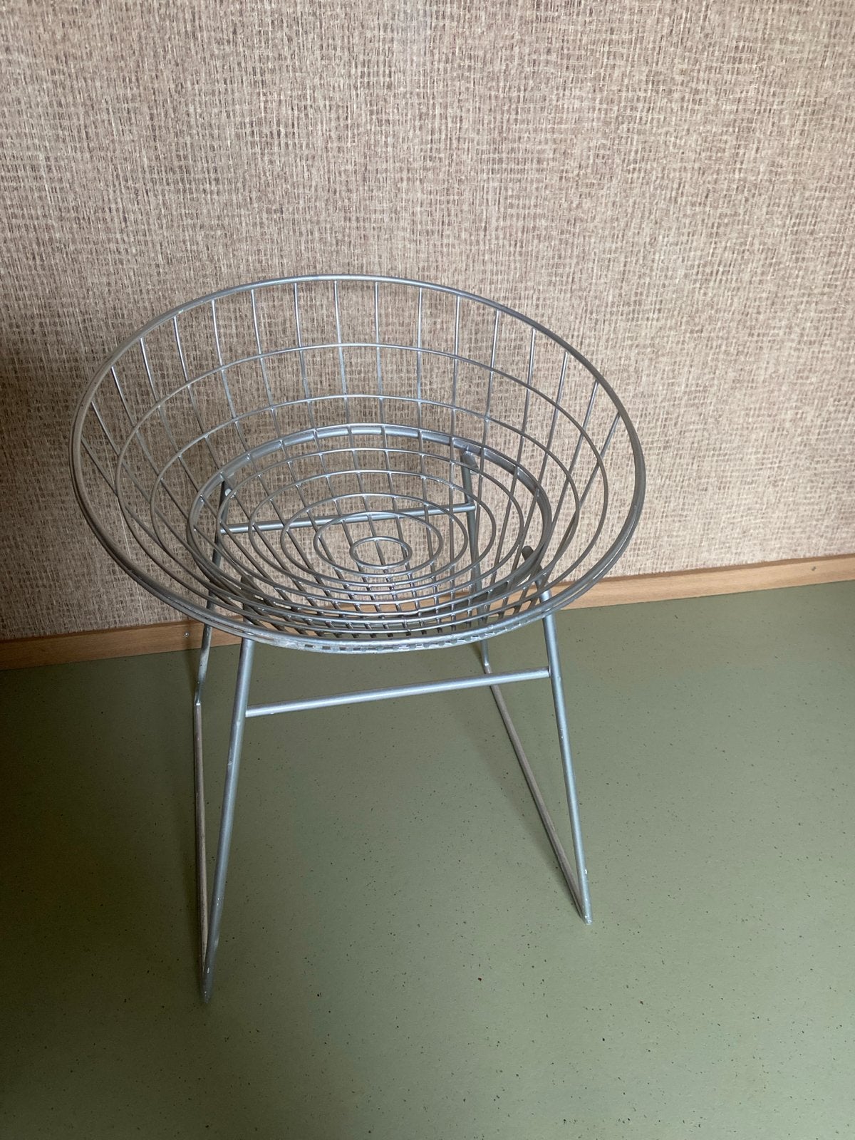 Metalen draadstoel - Vintage design pastoe krukje, Ophalen, Gebruikt, Overige kleuren, Metaal