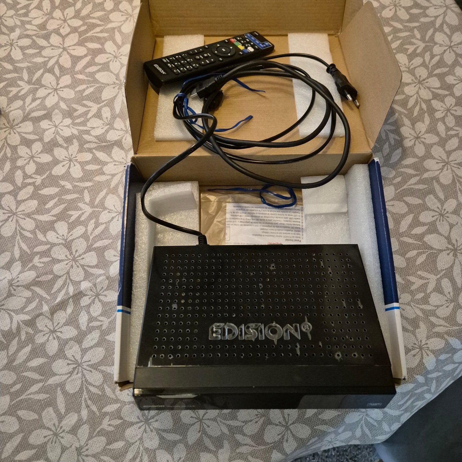 Edision Piccollo DVB S2/T2/C Combo Receiver met schotel, Ophalen, Gebruikt, Decoder