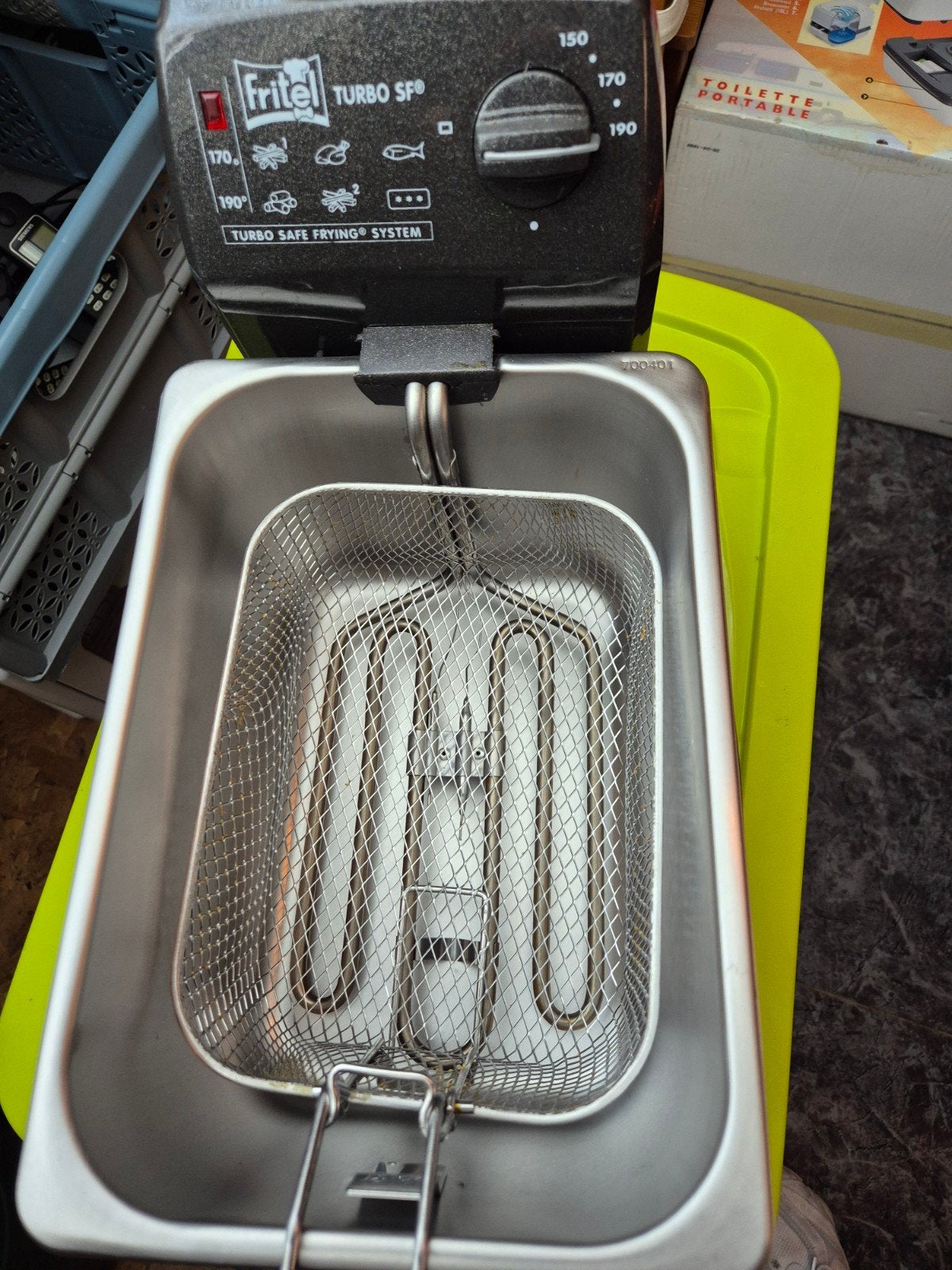 Fritel Turbo SF Friteuse - Zo goed als nieuw, 3 tot 4 liter, Ophalen, Zo goed als nieuw, Uitneembare binnenpan