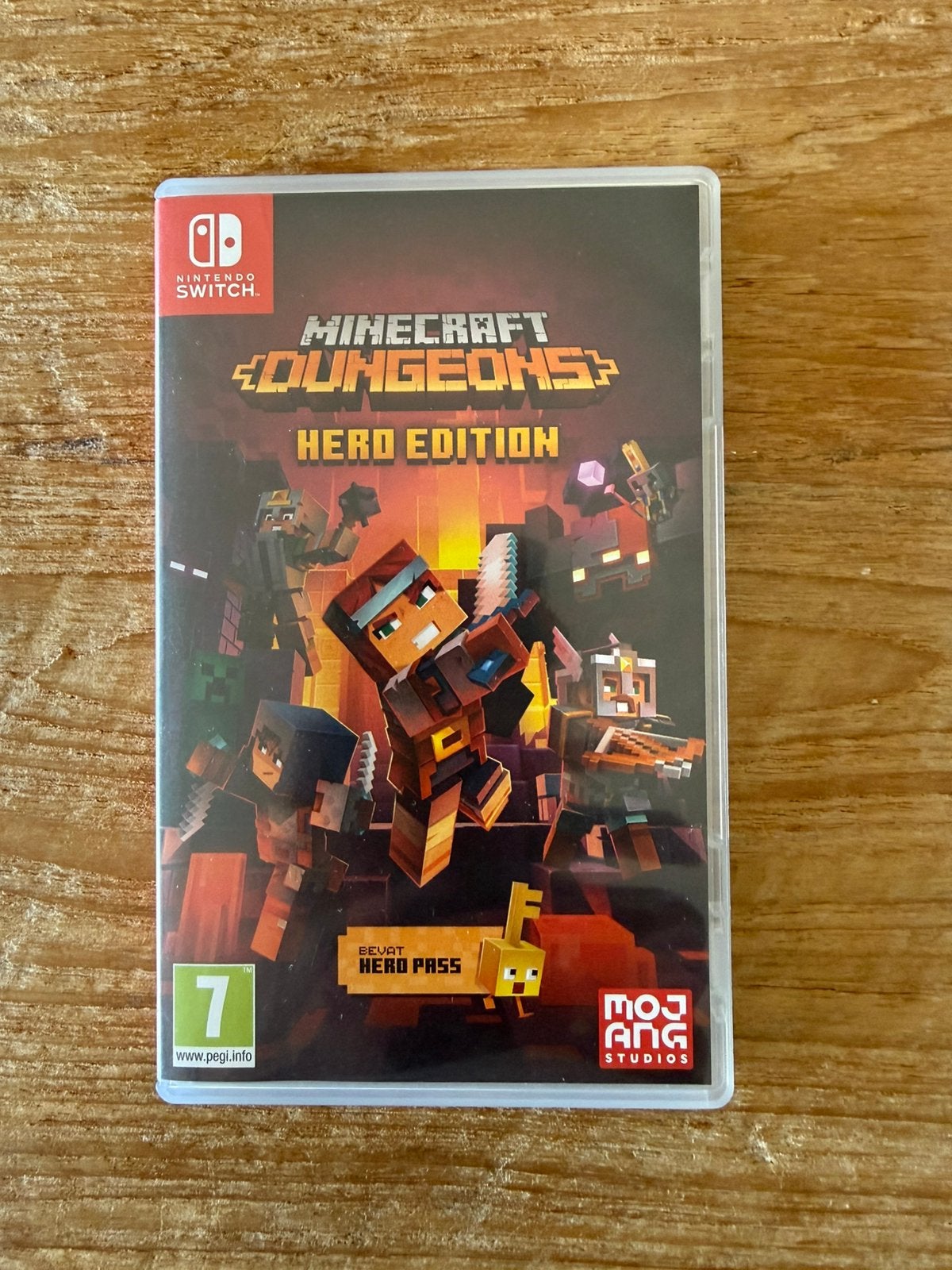 Nintendo Switch - Minecraft Dungeons - Hero Edition, Spelcomputers en Games, Games | Nintendo Switch, Avontuur en Actie, Ophalen of Verzenden