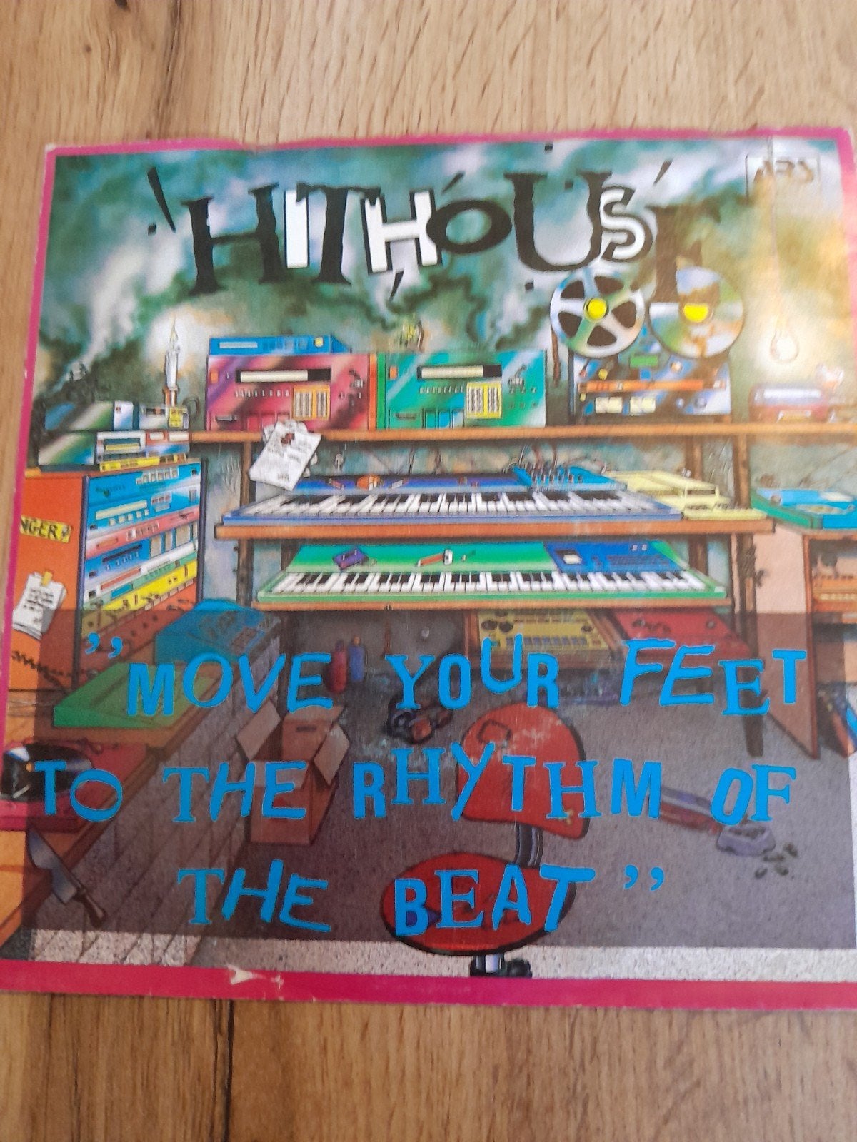 Hithouse 7 inch move your feet to the rhythm of the beat, Cd's en Dvd's, Vinyl Singles, Ophalen of Verzenden, Zo goed als nieuw